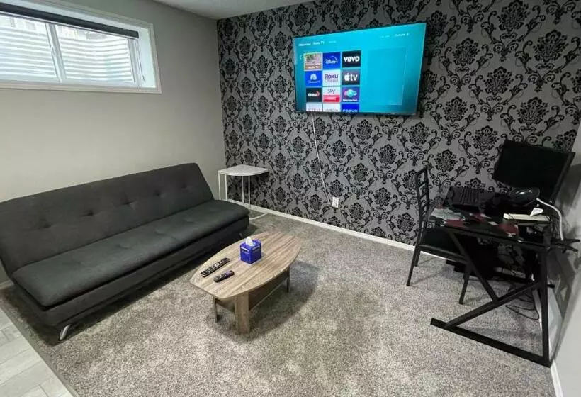 Fully Separate & Private Guest Suite