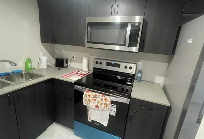 Fully Separate & Private Guest Suite