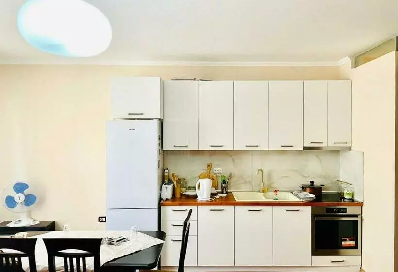 Spacious Holiday Apartment