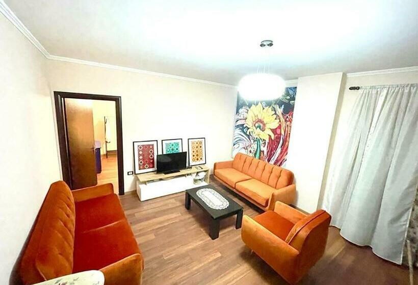 Spacious Holiday Apartment