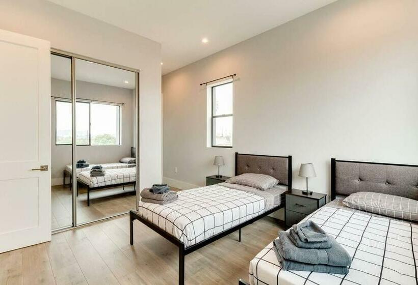 3 Luxury Modern Homes 12 Bedrooms & Rooftop Decks