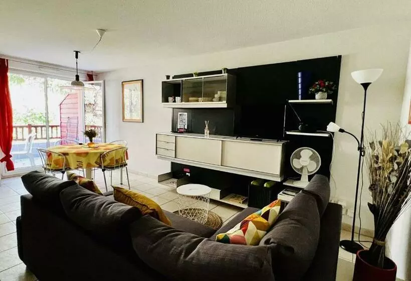 Confort Et Sérénité : T2 Avec Piscine, Parking Et Terrasse à Cambo Les Bains   Fr 1 495 107