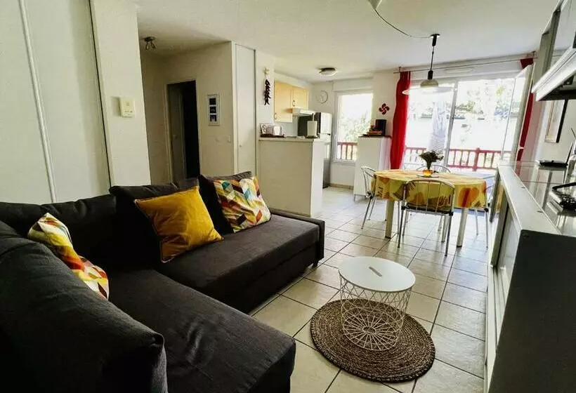 Confort Et Sérénité : T2 Avec Piscine, Parking Et Terrasse à Cambo Les Bains   Fr 1 495 107
