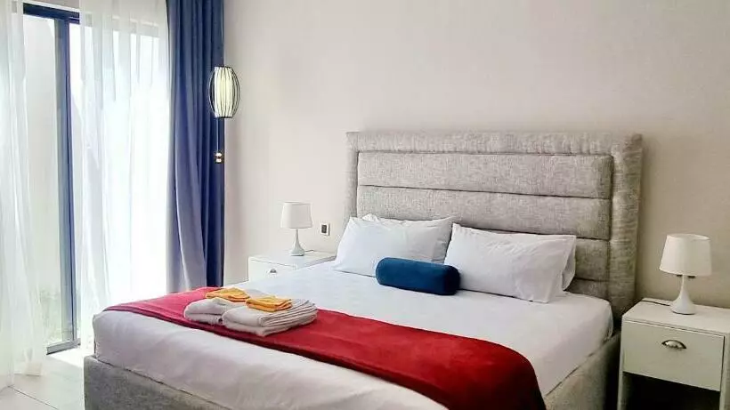 Instahomes By Tru   Garden Suites