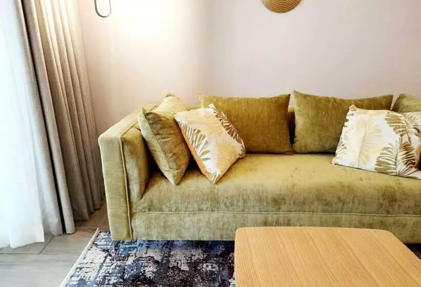 Instahomes By Tru   Garden Suites