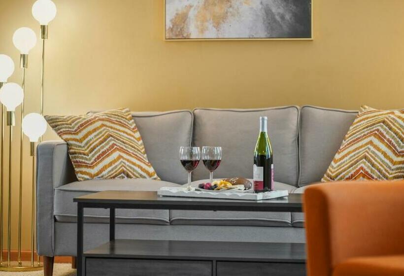 Long Lake Retreat Hot Tub, Pool Table, Firepit