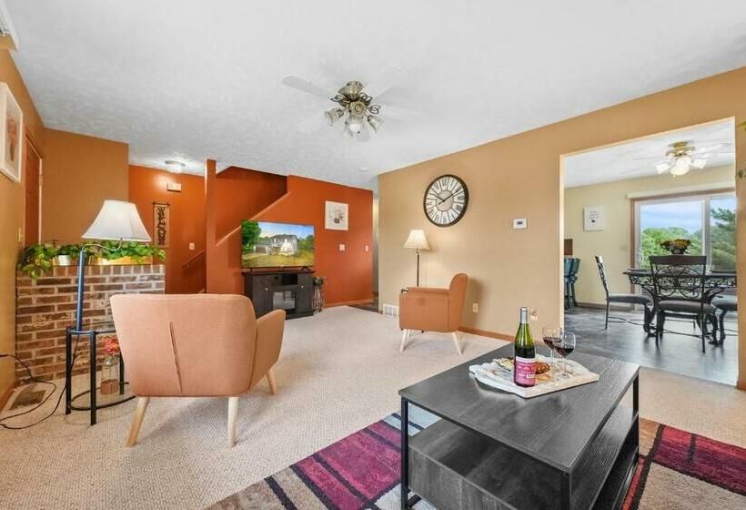 Long Lake Retreat Hot Tub, Pool Table, Firepit