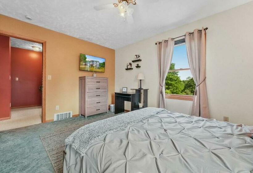 Long Lake Retreat Hot Tub, Pool Table, Firepit