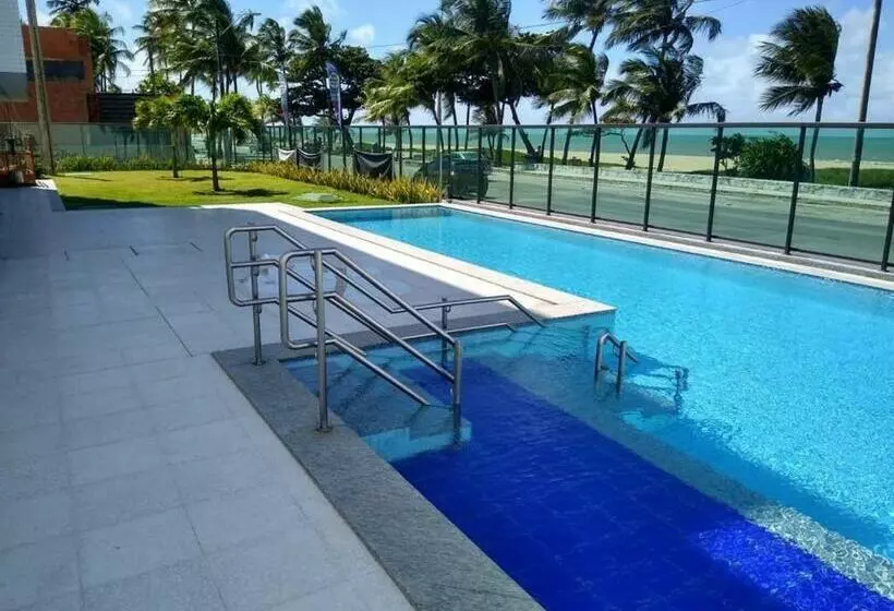 Apto. Beira Mar Alto Padrão   By Trh Home Stay