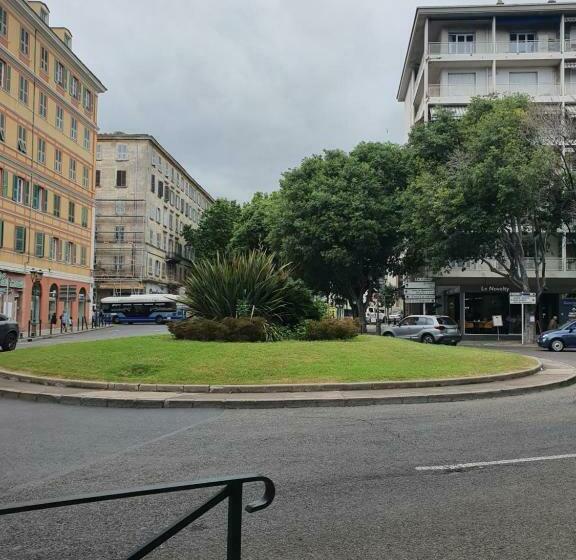 Appartement Rdc Avec Parking Privé