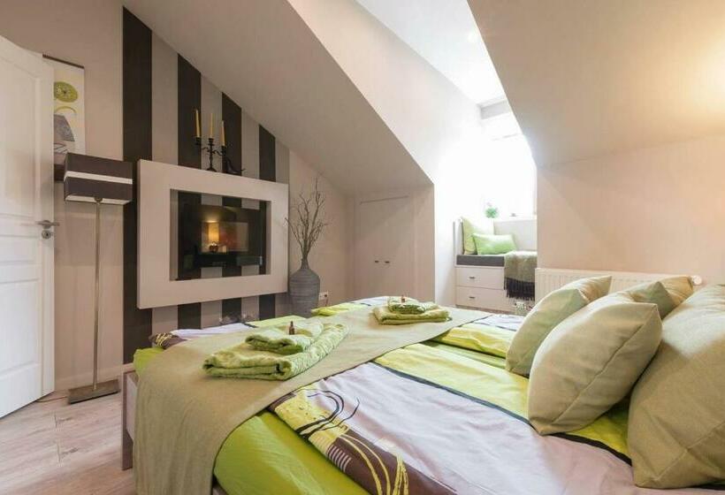 Rooftop Coffee By Parliament