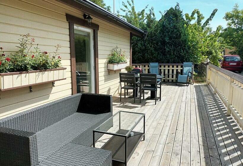 Small Cottage In The Heart Of Hollviken