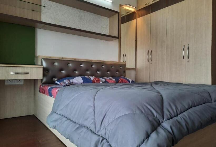 Staeg Skyline View 3bhk 1404