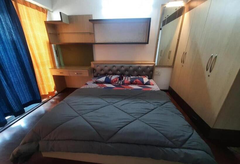 Staeg Skyline View 3bhk 1404