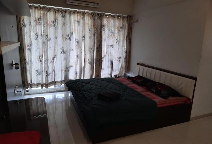 Staeg Skyline View 3bhk 1404