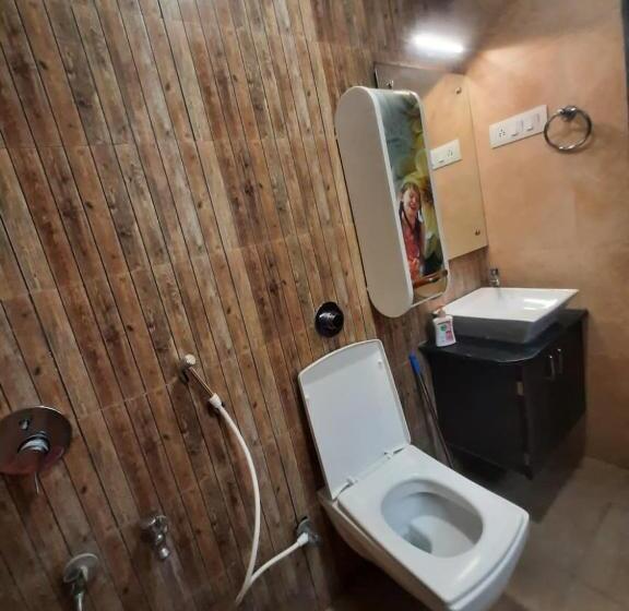 Staeg Skyline View 3bhk 1404