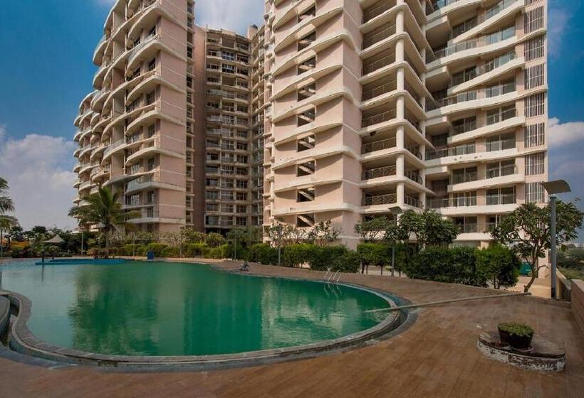 Staeg Skyline View 3bhk 1404