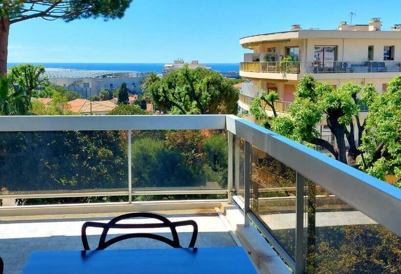 Superbe Appartement Climatisé Proche Plages, Grande Terrasse Et Parking Privé