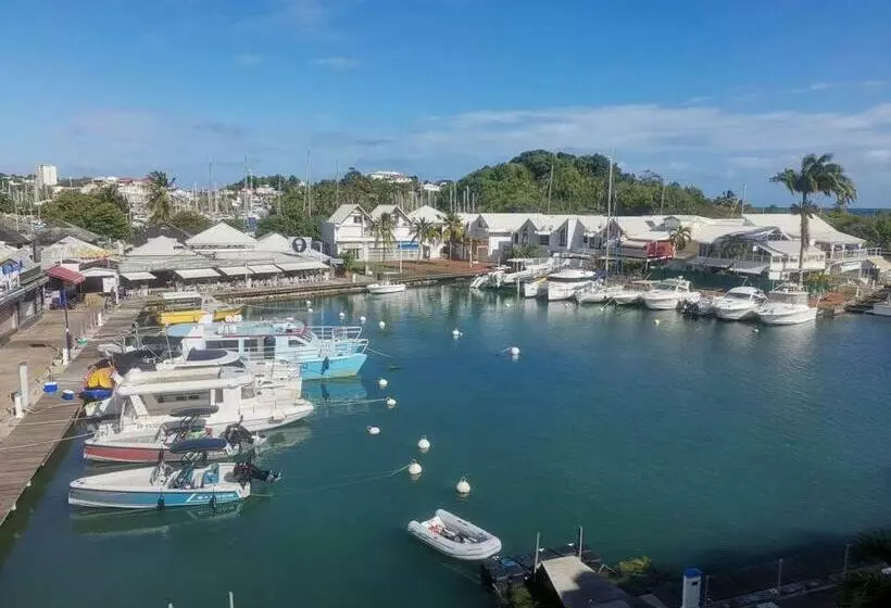 Bel Appartement T4, Vue Mer Sur La Marina Du Gosier