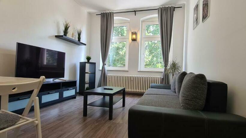 Geli Homes L1 2x Zimmer, 2x Kingsize Bett, 1 Bis 4 Personen, Parkplatz, Tv, Wifi, Top Küche, Kaffe