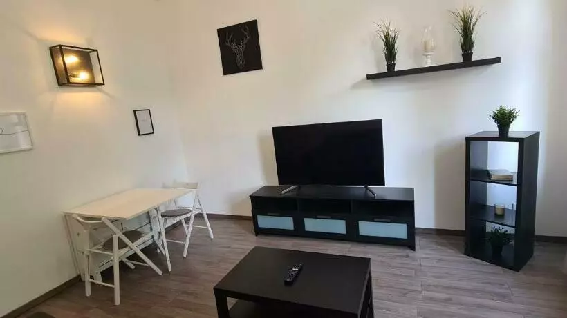 Geli Homes L1   2x Zimmer, 2x Kingsize Bett, 1 Bis 4 Personen, Parkplatz, Tv, Wifi, Top Küche, Kaffe