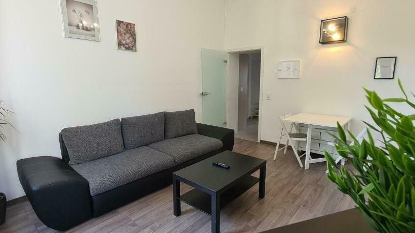 Geli Homes L1 2x Zimmer, 2x Kingsize Bett, 1 Bis 4 Personen, Parkplatz, Tv, Wifi, Top Küche, Kaffe