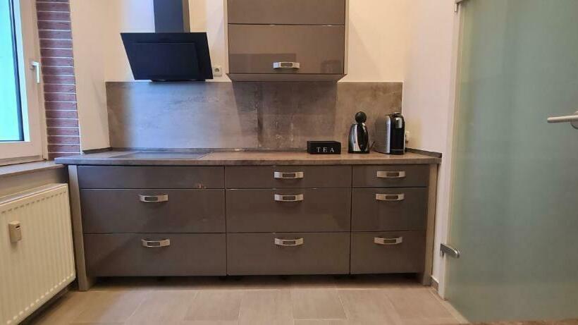 Geli Homes L1 2x Zimmer, 2x Kingsize Bett, 1 Bis 4 Personen, Parkplatz, Tv, Wifi, Top Küche, Kaffe