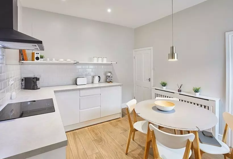 Host & Stay   Ings Lane