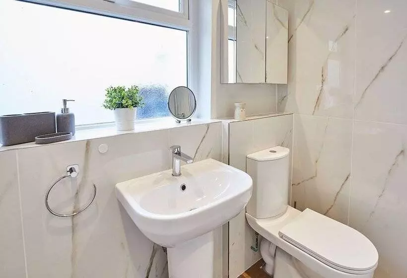 Host & Stay   Ings Lane