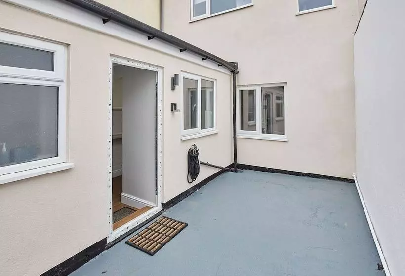 Host & Stay   Ings Lane