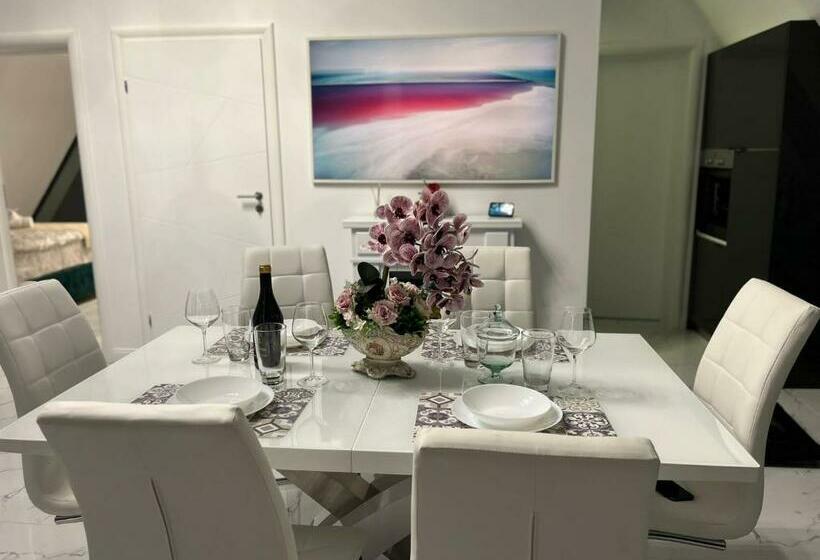 Pine Hill Poiana Marului