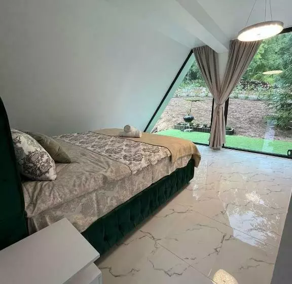 Pine Hill Poiana Marului