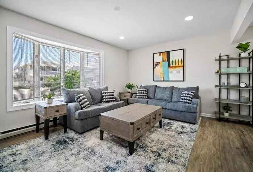 Relax And Enjoy The Beach Beautifully Updated