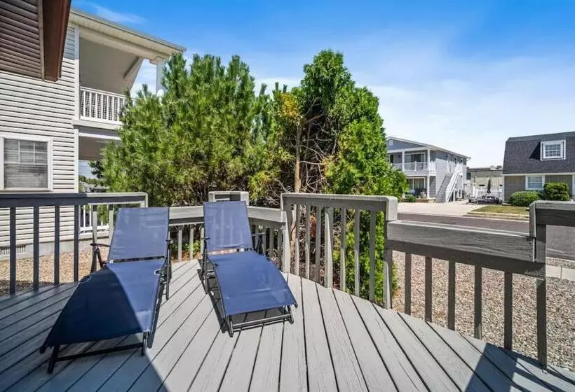 Relax And Enjoy The Beach Beautifully Updated