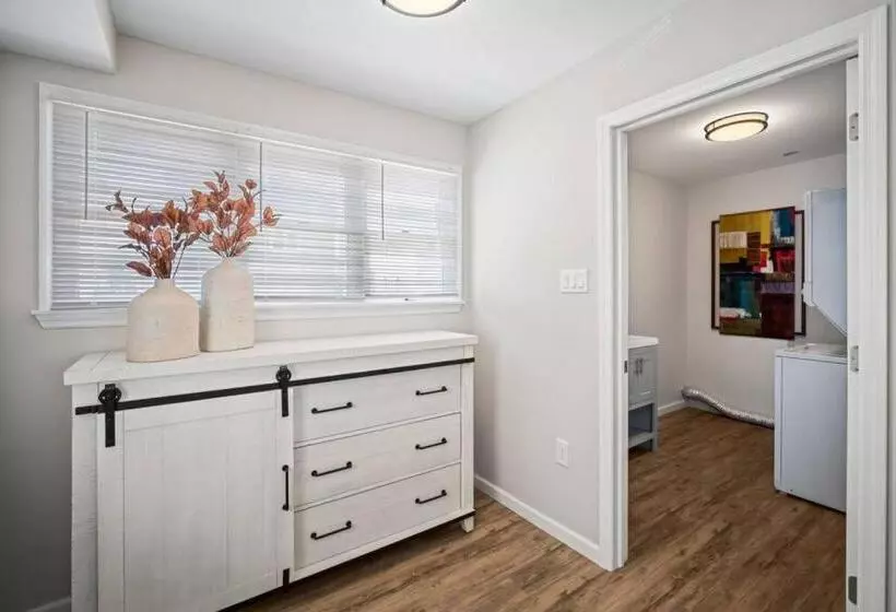 Relax And Enjoy The Beach Beautifully Updated