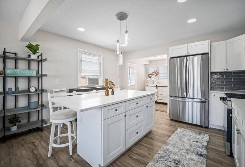 Relax And Enjoy The Beach Beautifully Updated