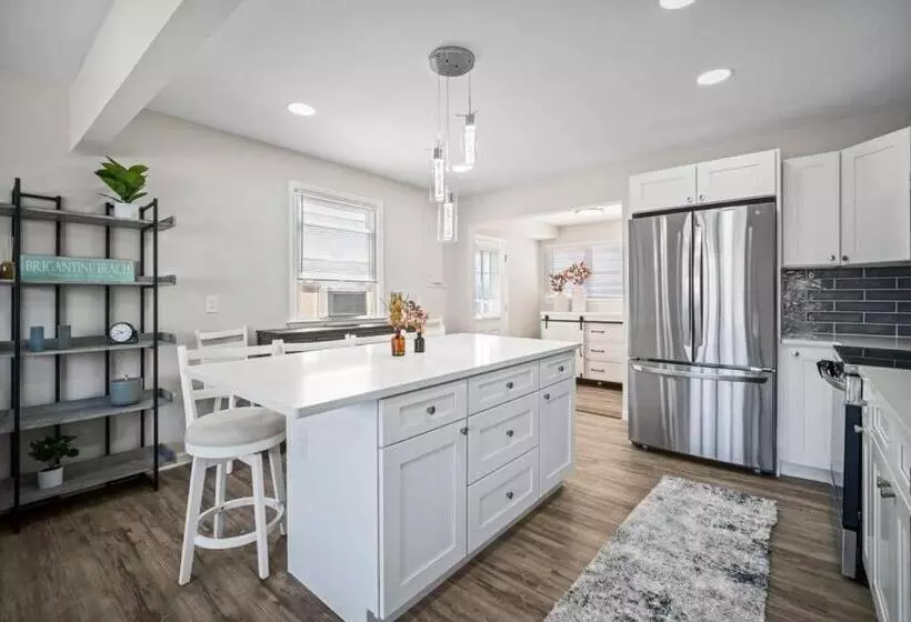 Relax And Enjoy The Beach Beautifully Updated