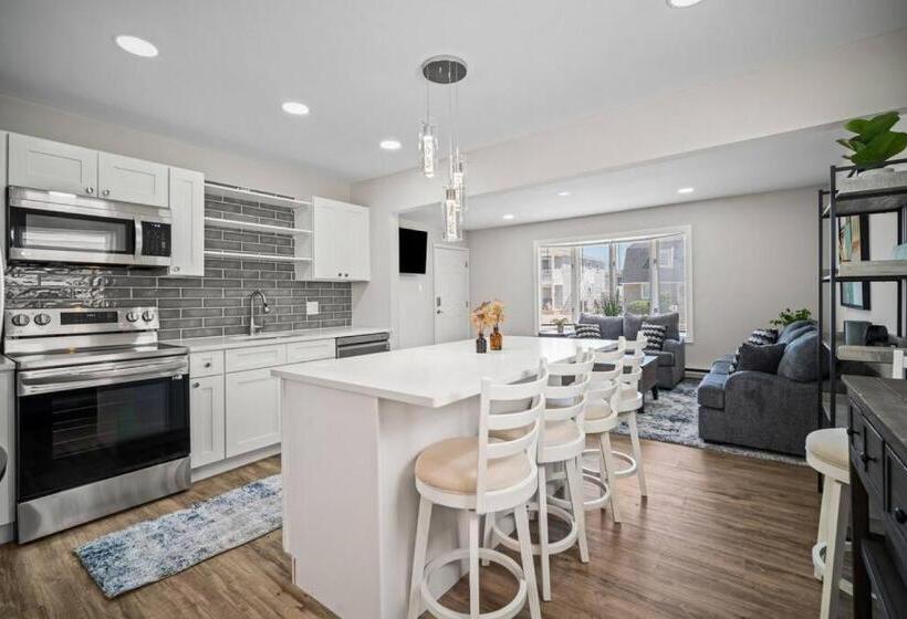 Relax And Enjoy The Beach Beautifully Updated