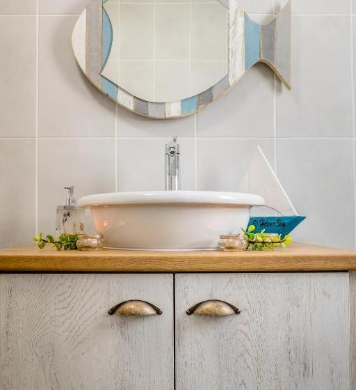 Whale & Tortoise   Lampiesbaai