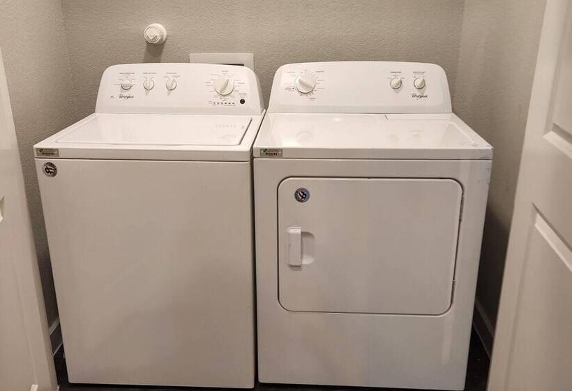 Lovely 1 Bed Apartment In North Austin!!