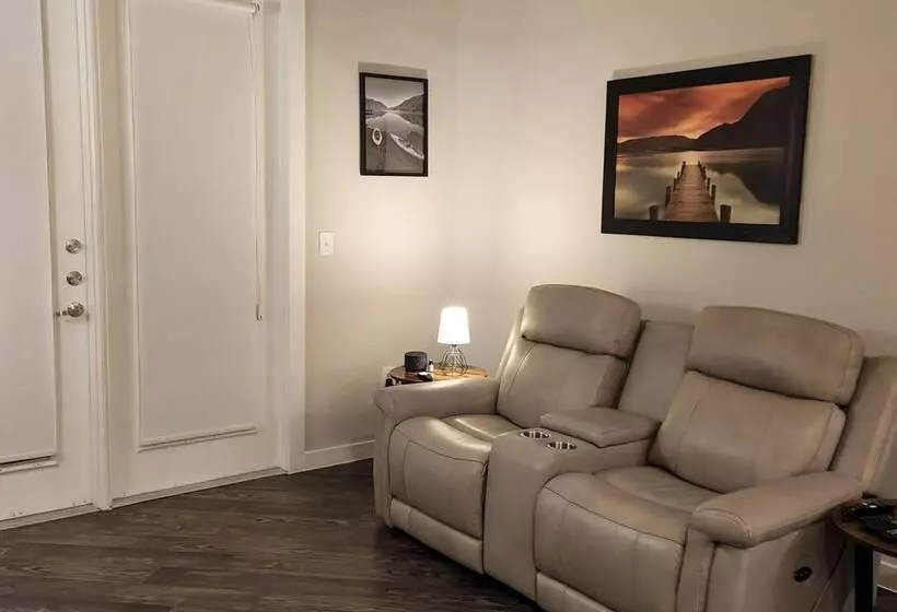 Lovely 1 Bed Apartment In North Austin!!