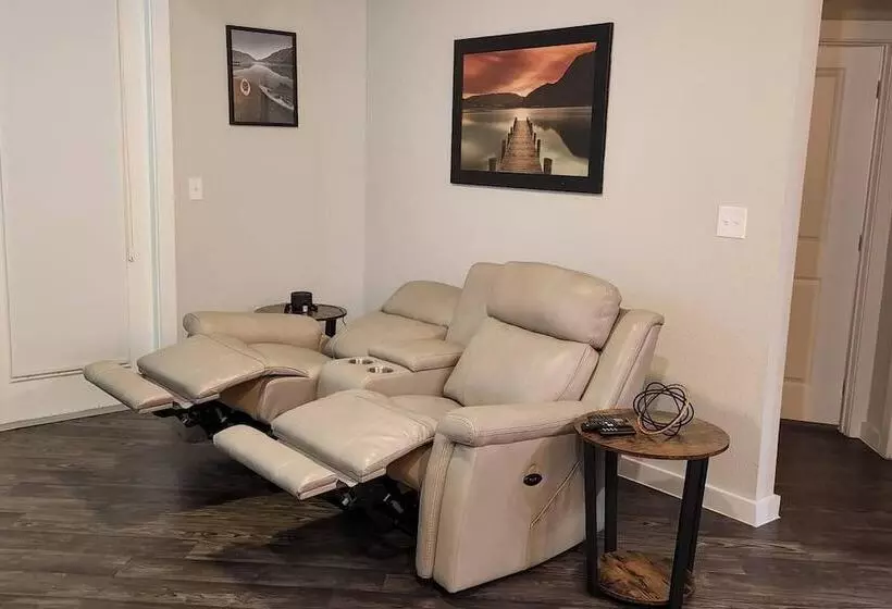 Lovely 1 Bed Apartment In North Austin!!