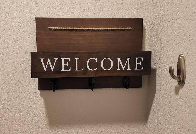 Lovely 1 Bed Apartment In North Austin!!