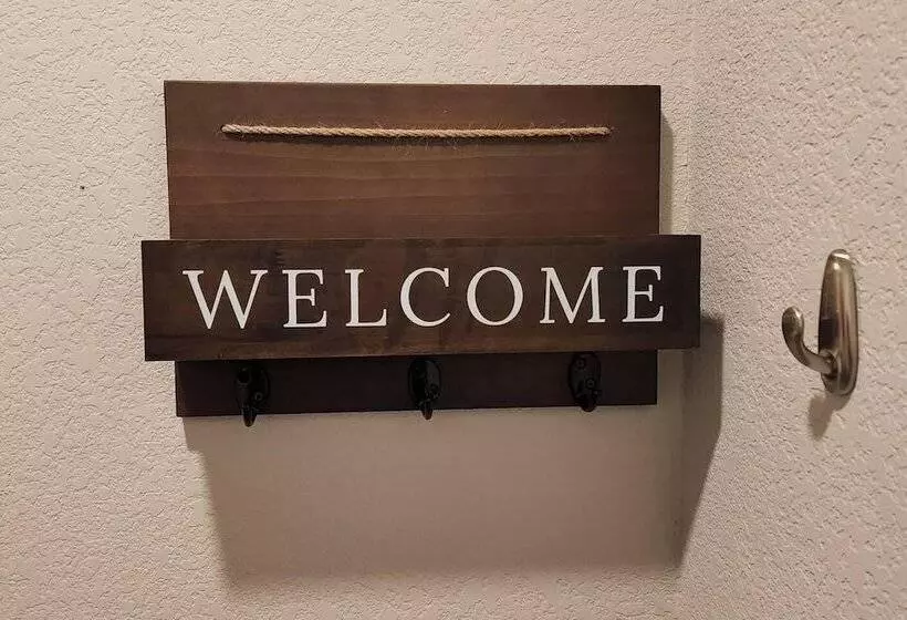 Lovely 1 Bed Apartment In North Austin!!