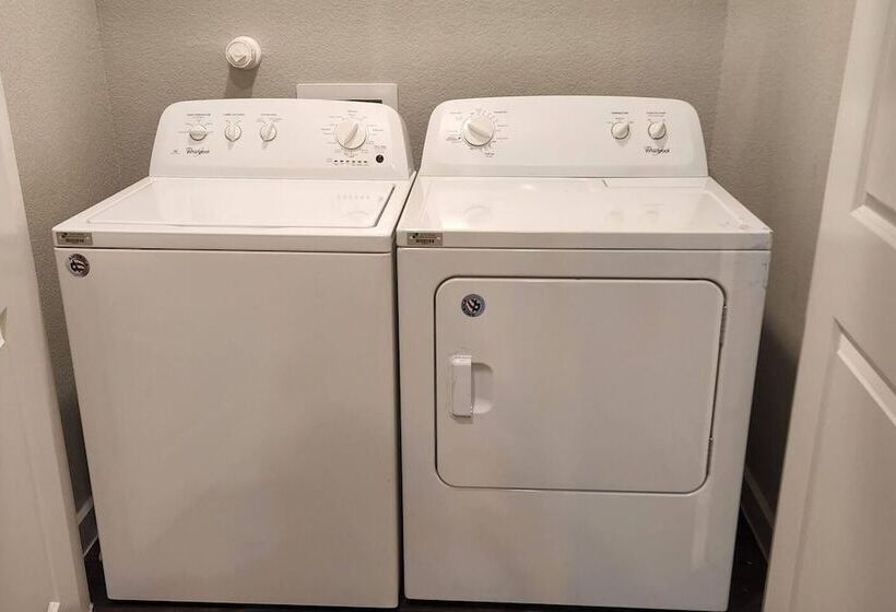 Lovely 1 Bed Apartment In North Austin!!