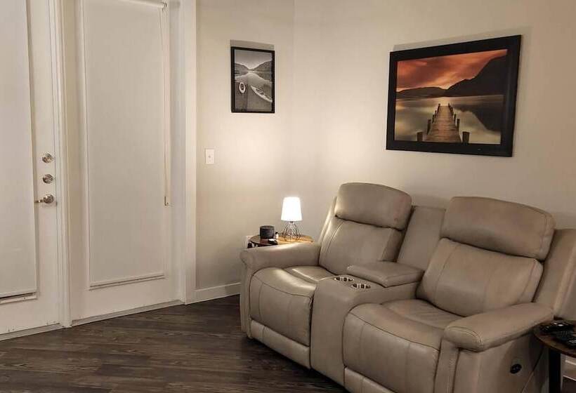 Lovely 1 Bed Apartment In North Austin!!