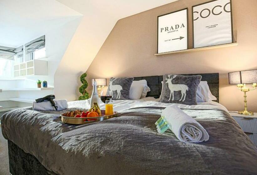 Stylish House With Smart Tvs And Netflix, Fast Wifi, Free Parking And Garden By Yoko Property