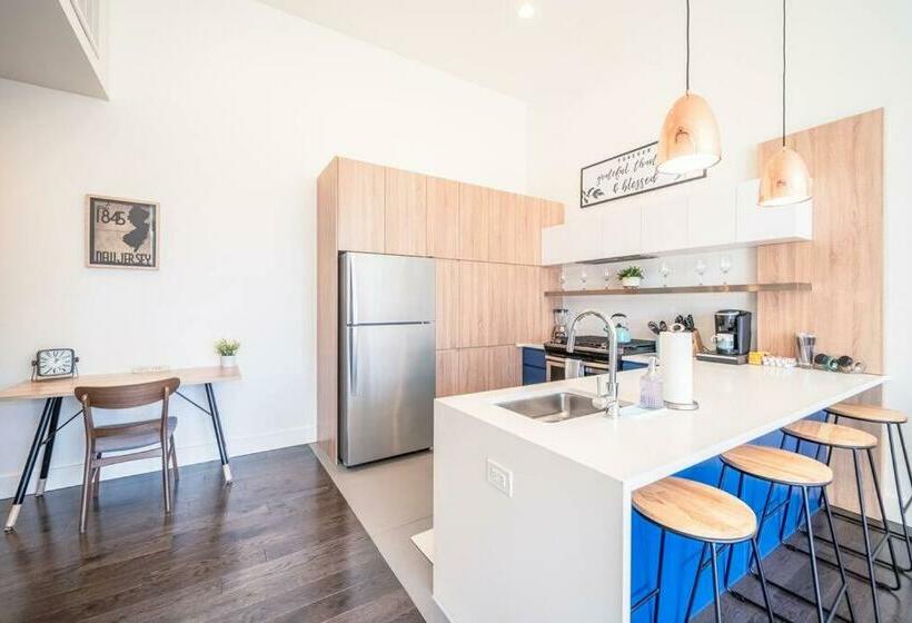 The Flats King Bed Ewr/penn Station