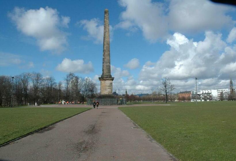 The Nelson Spacious City Property And Free Parking