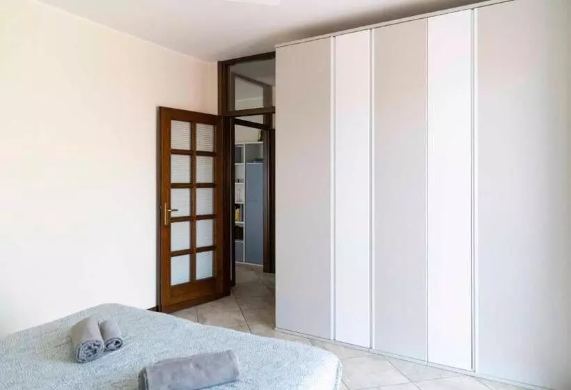 Blue Lake Arona   Cozy Apartment In City Center